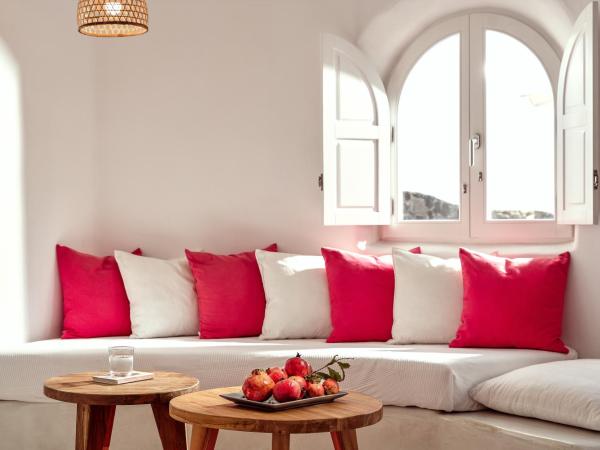 Finikia Memories Hotel : photo 4 de la chambre chambre lit king-size - vue sur piscine