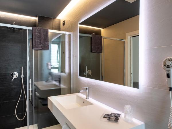 Hotel Sayonara : photo 3 de la chambre chambre triple supérieure - vue sur mer