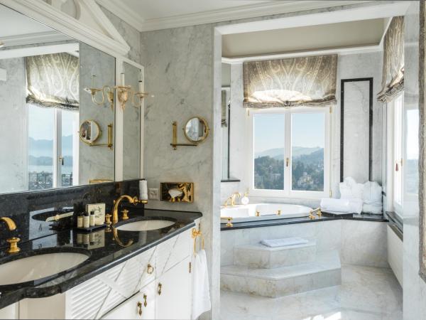 Château Gütsch : photo 4 de la chambre suite de luxe avec terrasse - vue sur lac