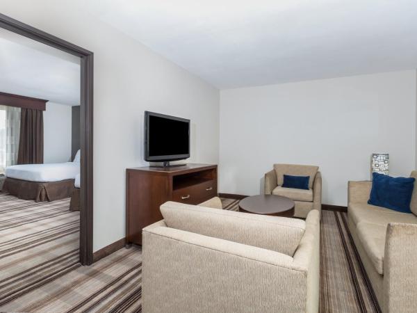 Holiday Inn Express San Diego - Sea World Area, an IHG Hotel : photo 1 de la chambre suite avec 2 lits - non-fumeurs