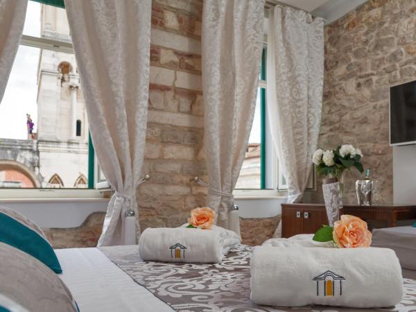 Heritage Hotel Antique Split : photo 4 de la chambre chambre double ou lits jumeaux deluxe - vue sur ville 