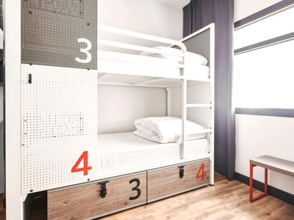 Generator Madrid : photo 9 de la chambre chambre privée avec 4 lits