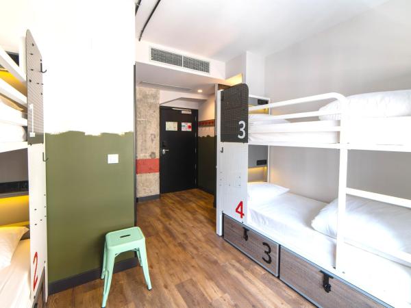 Generator Madrid : photo 1 de la chambre chambre privée avec 4 lits