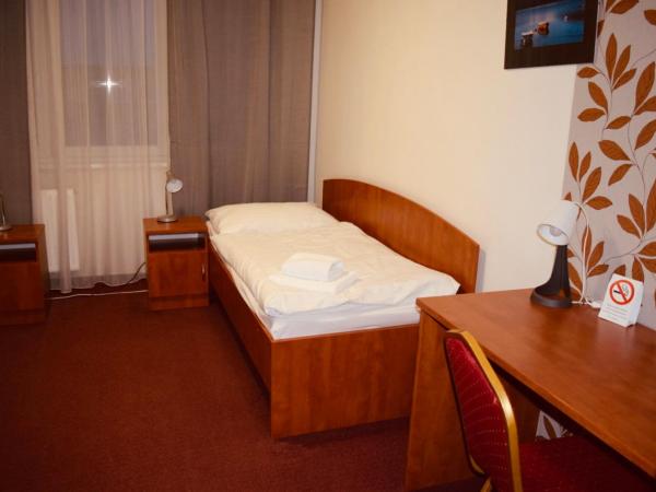 LC - Hotel Ostrava : photo 7 de la chambre chambre lits jumeaux standard