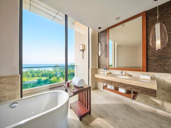 Wanda Realm Resort Sanya Haitang Bay : photo 4 de la chambre suite lit king-size - vue sur océan