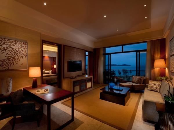 Wanda Realm Resort Sanya Haitang Bay : photo 5 de la chambre suite lit king-size - vue sur océan