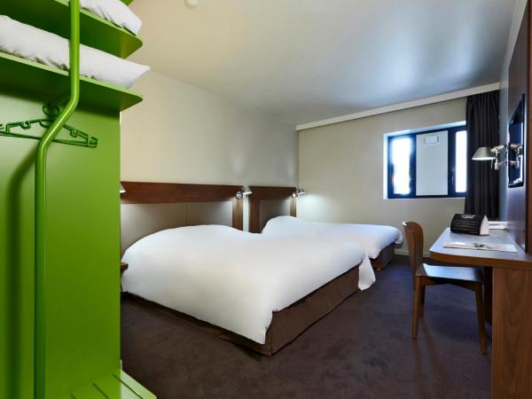 Campanile Nancy Centre - Gare : photo 4 de la chambre chambre triple