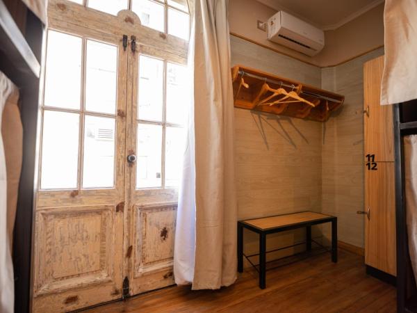 Che Juan Hostel BA : photo 9 de la chambre lit dans dortoir mixte de 12 lits