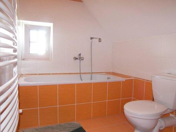 Penzion Olga : photo 4 de la chambre chambre triple avec baignoire