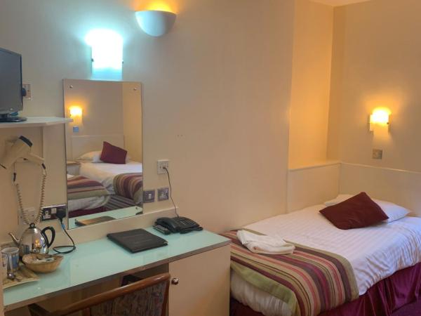 Thanet Hotel : photo 2 de la chambre chambre simple avec salle de bains commune