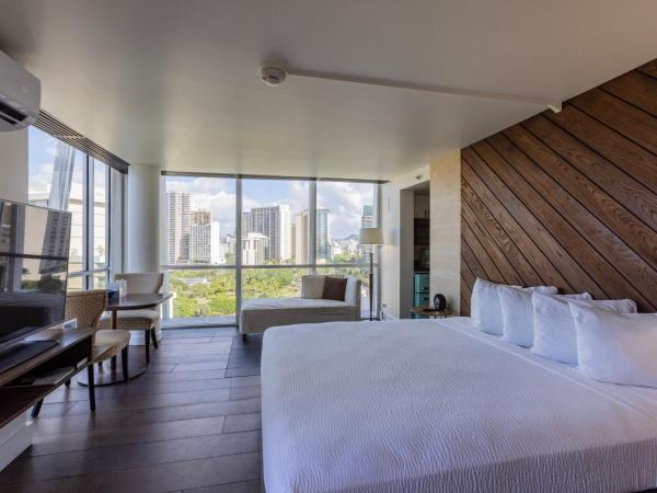 Hotel La Croix : photo 4 de la chambre penthouse platinum - vue sur silhouette des immeubles