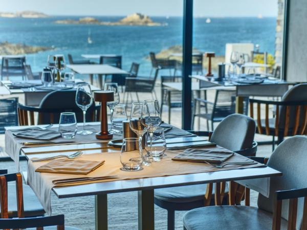 Emeria Dinard Thalasso Spa : photo 5 de la chambre suite junior style bois