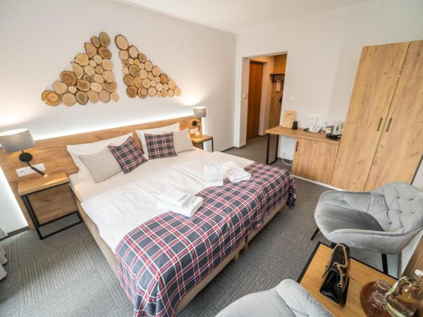 Nowa - Ski SPA Hotel : photo 4 de la chambre chambre double supérieure avec balcon et vue sur la montagne