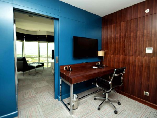 Ramada Encore by Wyndham Izmir : photo 6 de la chambre king suite room with seaview