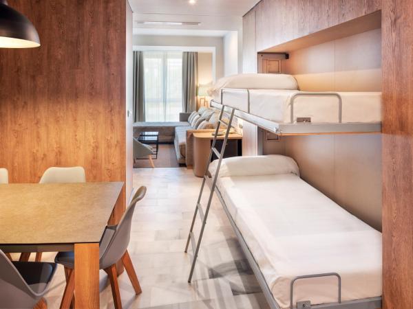 Hotel San Pablo Sevilla : photo 8 de la chambre suite lit king-size