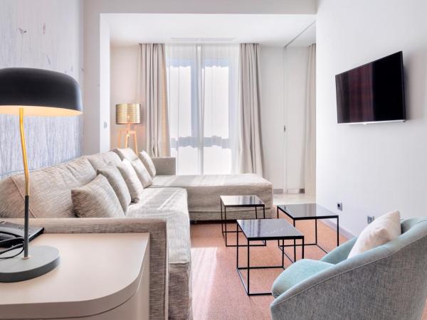 Hotel San Pablo Sevilla : photo 4 de la chambre suite lit king-size