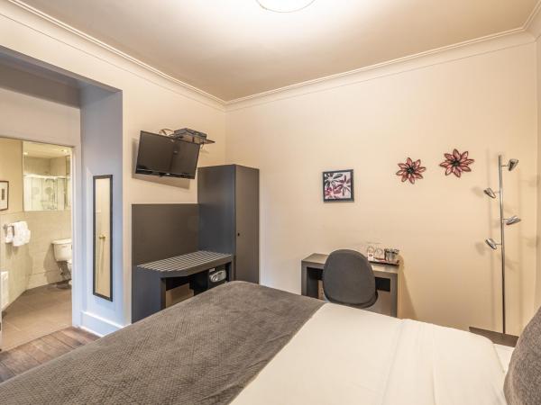 Petit Hôtel - Café Krieghoff : photo 2 de la chambre chambre double n°6