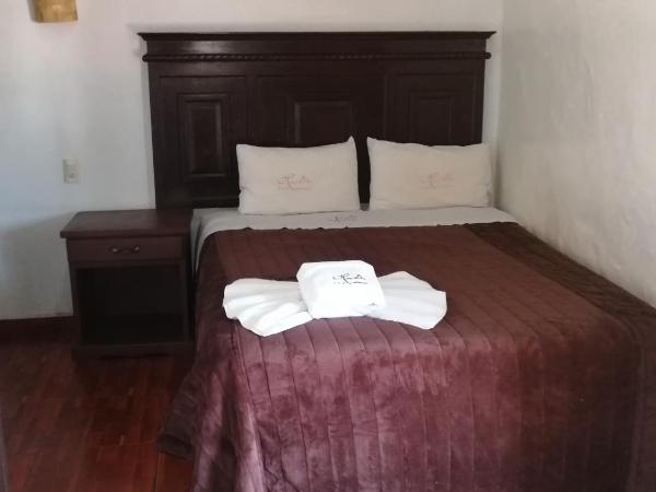 Hotel Colonial : photo 2 de la chambre chambre lit queen-size 