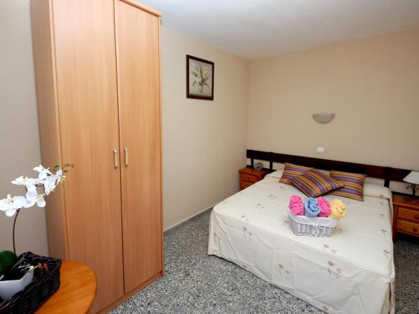 Pensión Aduar : photo 3 de la chambre chambre double avec salle de bains commune