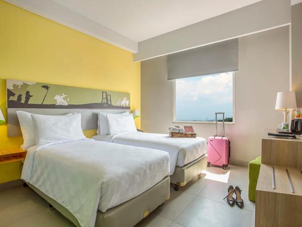 KHAS Surabaya : photo 3 de la chambre deluxe twin or double room only