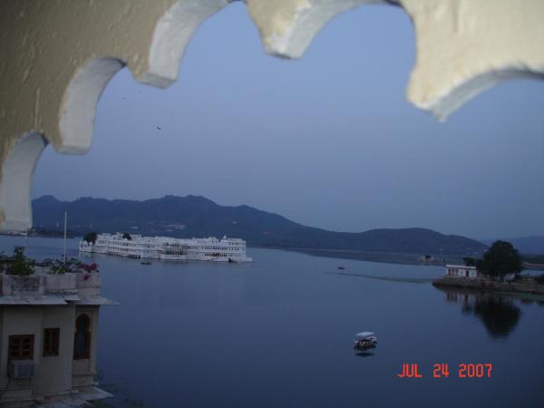 Raj Niwas : photo 9 de la chambre suite lit king-size