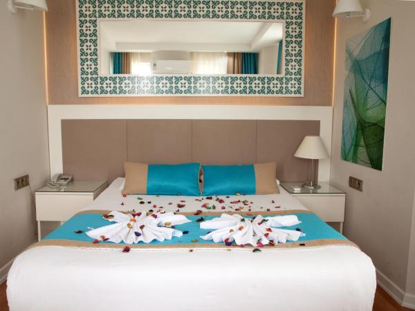 Nasa Flora Hotel : photo 5 de la chambre chambre double ou lits jumeaux standard - vue sur mer