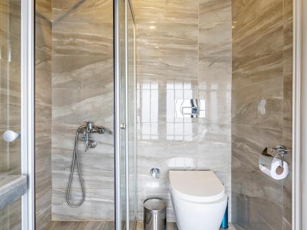 Golden Gate Hotel Topkapı : photo 3 de la chambre chambre double deluxe - vue sur ville