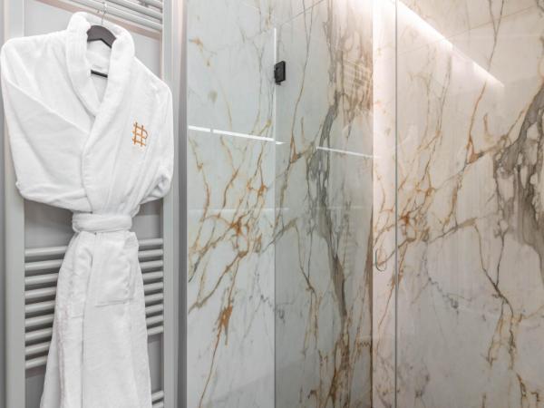 Binario 934 Smart Hotel : photo 5 de la chambre chambre supérieure mansardée lit queen-size