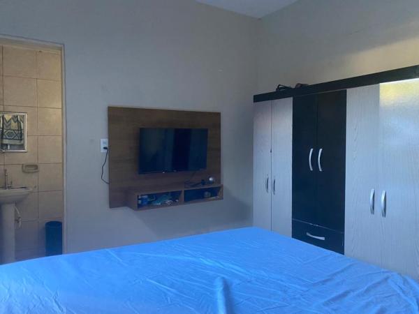 Guilherme Hostel : photo 1 de la chambre chambre double avec salle de bains privative