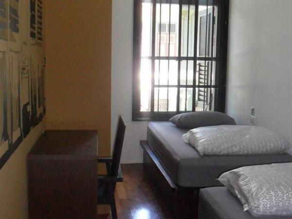 Phuket Sunny Hostel : photo 4 de la chambre chambre lits jumeaux standard avec climatisation