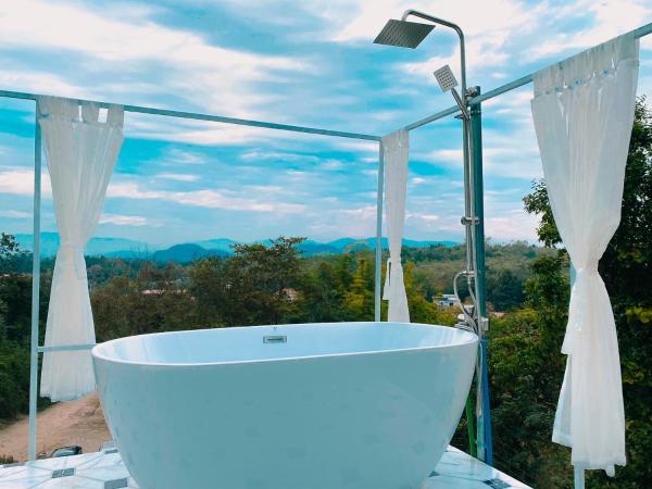 La Maison Blanche Chiang Rai Resort : photo 10 de la chambre chambre double - vue sur montagne
