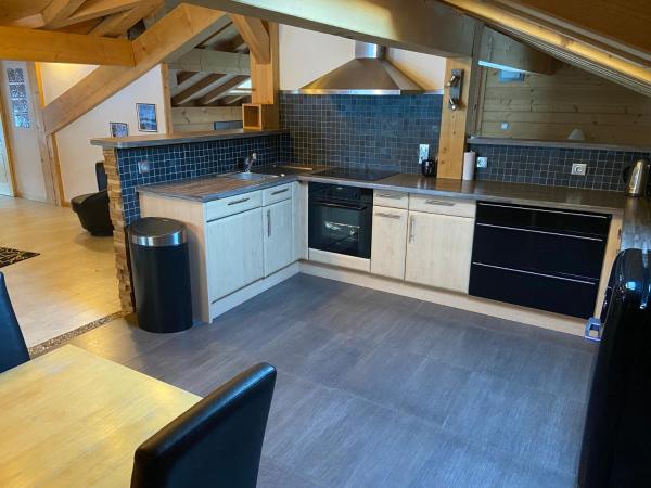 Bed and Breakfast Chalet Manava : photo 4 de la chambre suite familiale