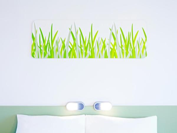 Ibis Budget Sevilla Aeropuerto : photo 4 de la chambre chambre double avec lit superposé