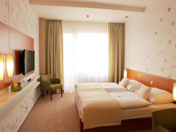 Avanti Hotel : photo 3 de la chambre chambre double ou lits jumeaux avec accès au centre relax public