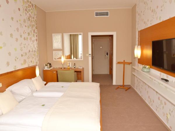 Avanti Hotel : photo 4 de la chambre chambre double ou lits jumeaux avec accès au centre relax public