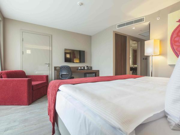 Ramada Encore by Wyndham Izmir : photo 4 de la chambre business room with seaview