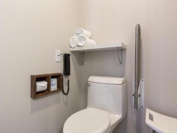 N Hôtel Québec : photo 3 de la chambre chambre lit queen-size - accessible aux personnes à mobilité réduite