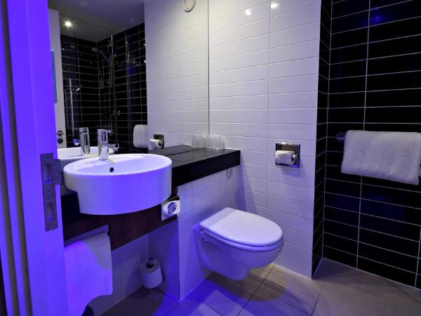 Holiday Inn Express Manchester City Centre Arena, an IHG Hotel : photo 6 de la chambre chambre double avec canapé-lit