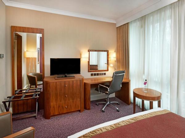 Crowne Plaza London Ealing, an IHG Hotel : photo 1 de la chambre chambre lit queen-size premium