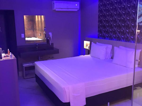 Fantasy Motel : photo 2 de la chambre suite lit king-size avec baignoire spa