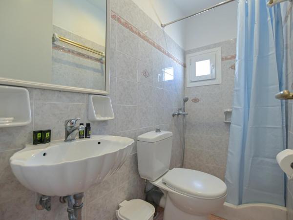 Naxos Blue Sky : photo 6 de la chambre chambre double ou lits jumeaux standard avec balcon