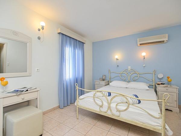 Naxos Blue Sky : photo 1 de la chambre chambre double ou lits jumeaux standard avec balcon