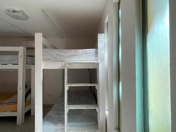 La Luz Hostal Cancun : photo 1 de la chambre lit dans dortoir mixte de 4 lits