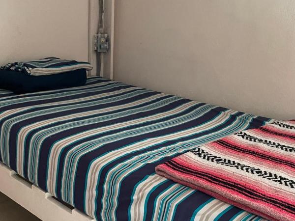La Luz Hostal Cancun : photo 4 de la chambre lit dans dortoir mixte de 4 lits