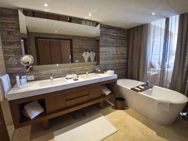 Le Blanc Spa Resort Los Cabos Adults Only All-Inclusive : photo 4 de la chambre  hébergement royal deluxe avec 2 lits doubles - océan