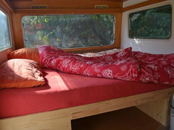THE TENT - Youth Only - Buchung leider nur bis 30 Jahre möglich! : photo 2 de la chambre petite caravane