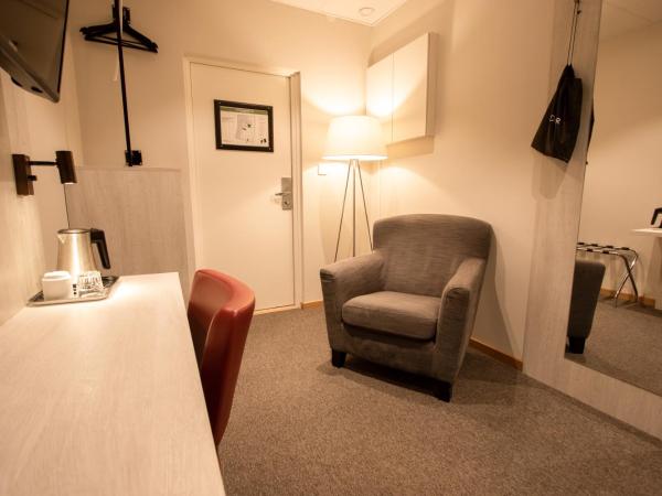 Dream - Luxury Hostel : photo 4 de la chambre chambre simple avec salle de bains commune