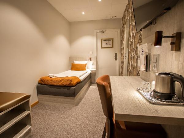 Dream - Luxury Hostel : photo 5 de la chambre chambre simple avec salle de bains commune