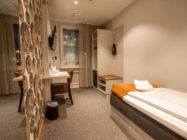 Dream - Luxury Hostel : photo 6 de la chambre chambre simple avec salle de bains commune