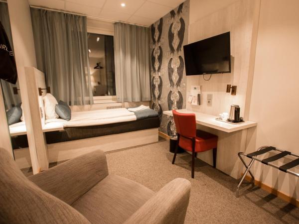 Dream - Luxury Hostel : photo 7 de la chambre chambre simple avec salle de bains commune